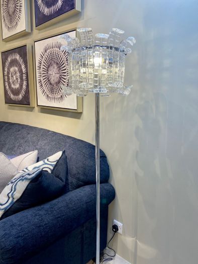 FLOOR LAMP