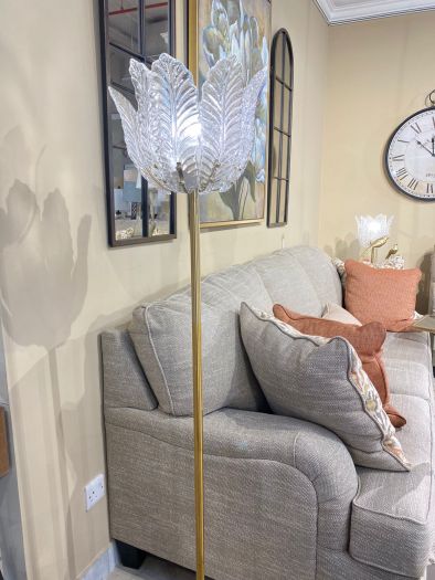 FLOOR LAMP