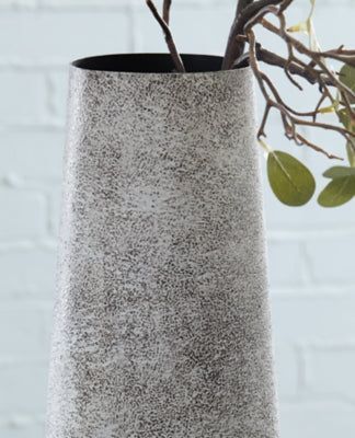 Fynn Vase