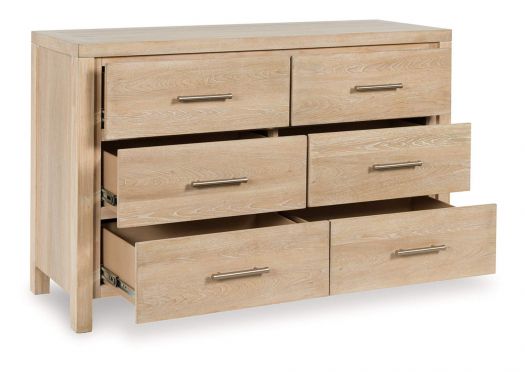 Yalinton Dresser