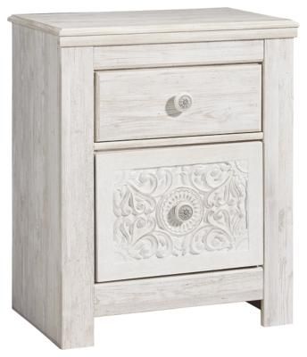 Paxberry Nightstand