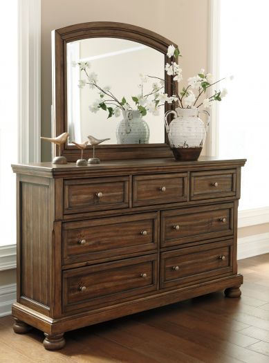 Flynnter B719-31 Dresser (Dressers - 7 Drawers)