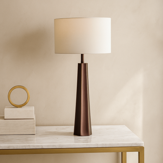 TABLE LAMP W / ROUND SHADE